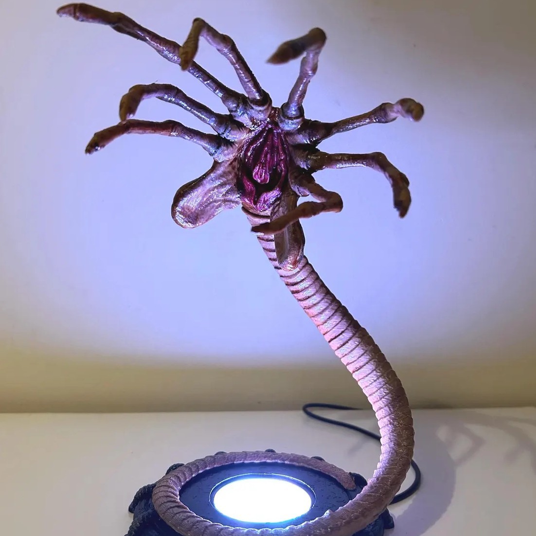 โคมไฟ Alien Facehugger ไฟกลางค - Lighting Decor Items บทวิจารณ์และราคา