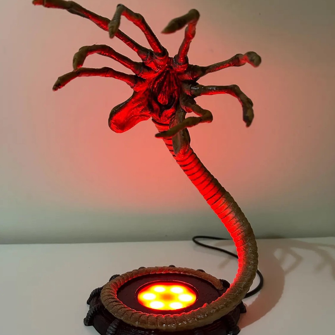 โคมไฟ Alien Facehugger ไฟกลางค - Lighting Decor Items บทวิจารณ์และราคา
